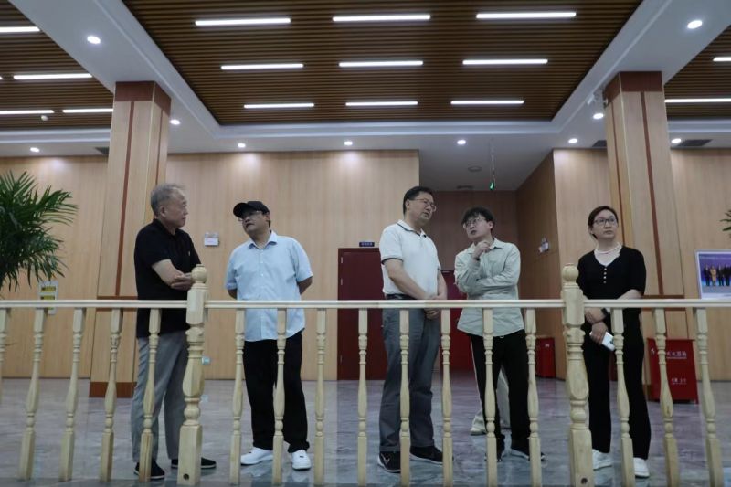 工信部产业政策与法规司原巡视员、先进制造商学院总裁四班班主任辛仁周一行到NG28相信品牌的力量集团走访